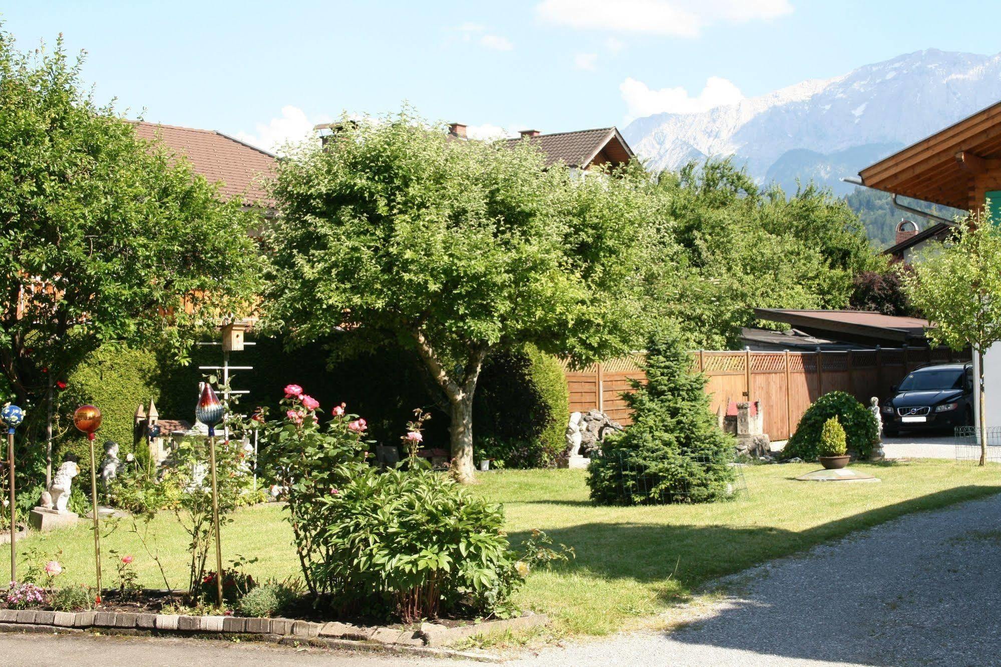 Hotel Garni Almenrausch Und Edelweiss Garmisch-Partenkirchen Exterior photo