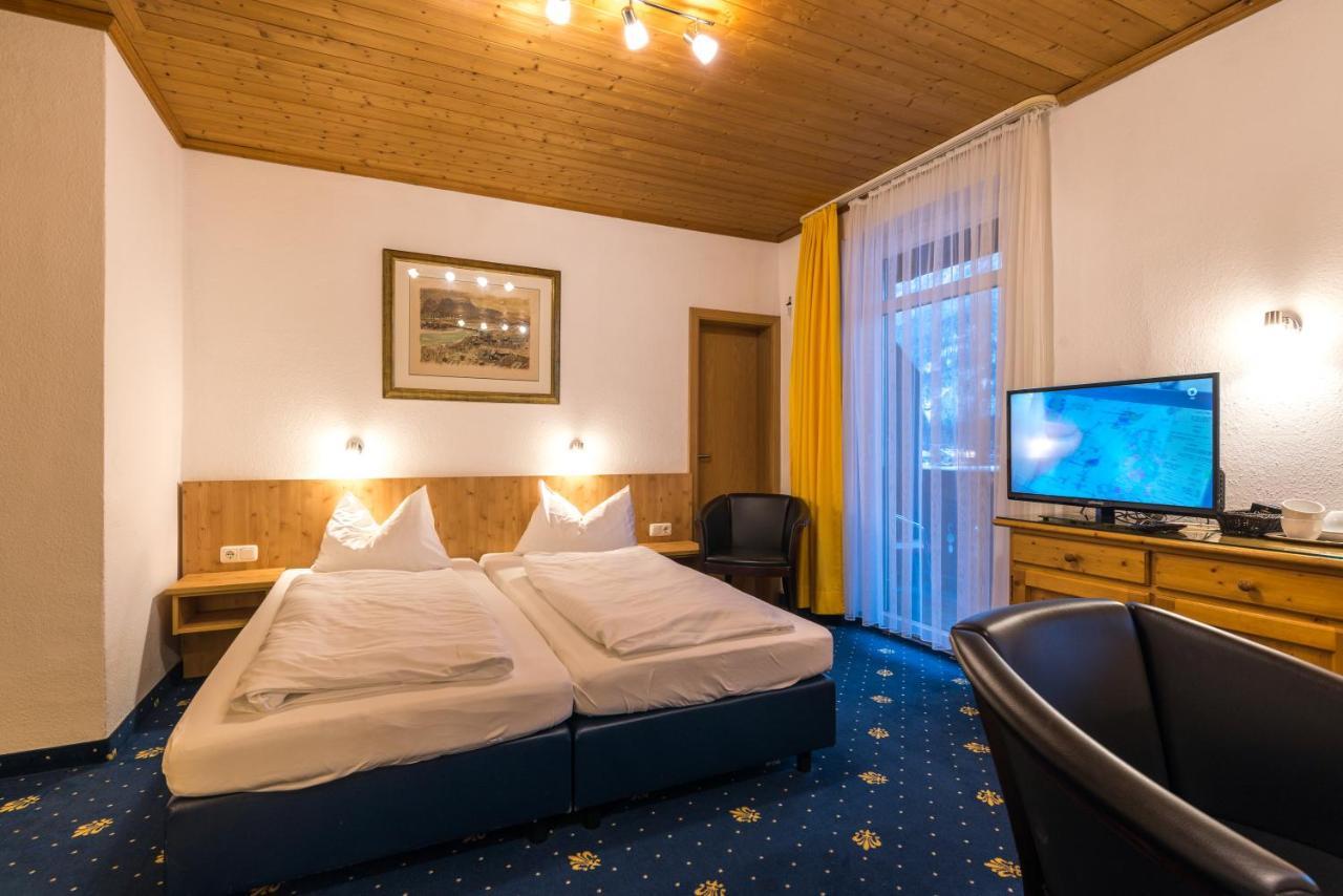 Hotel Garni Almenrausch Und Edelweiss Garmisch-Partenkirchen Exterior photo
