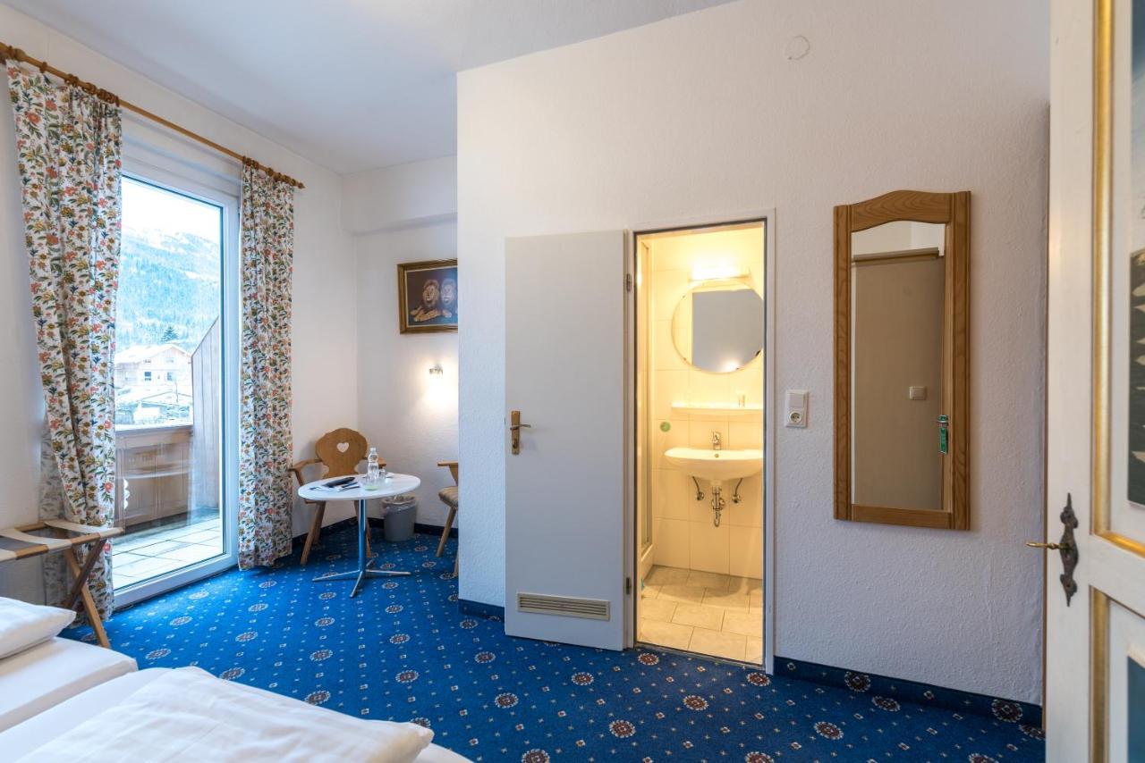 Hotel Garni Almenrausch Und Edelweiss Garmisch-Partenkirchen Exterior photo