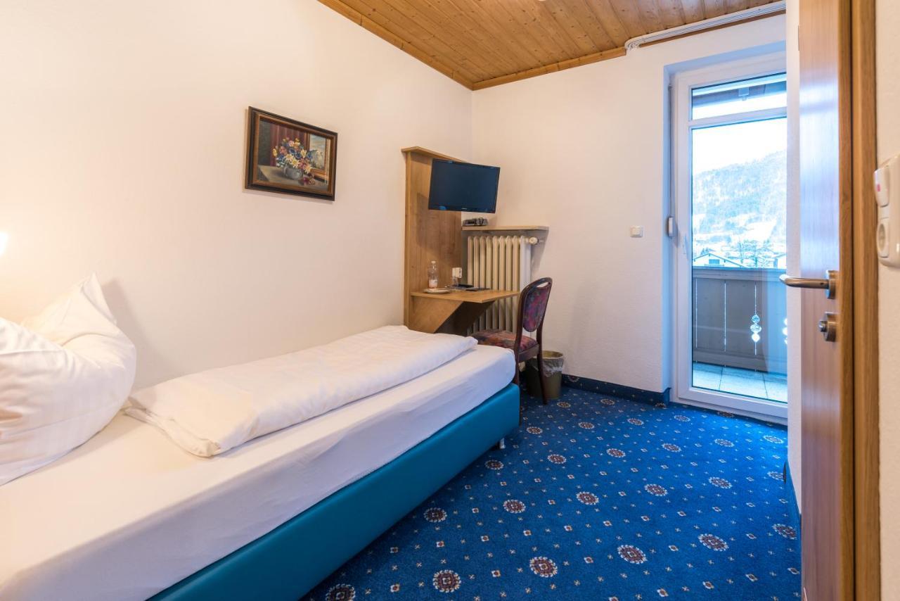 Hotel Garni Almenrausch Und Edelweiss Garmisch-Partenkirchen Exterior photo