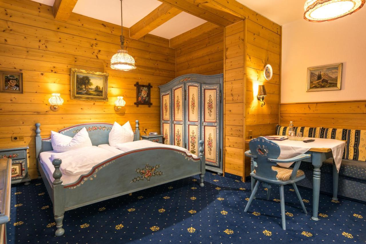 Hotel Garni Almenrausch Und Edelweiss Garmisch-Partenkirchen Exterior photo