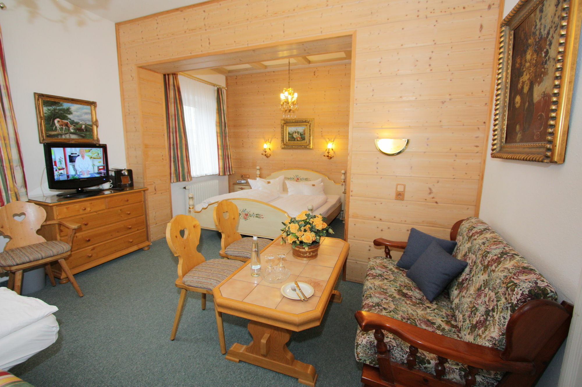 Hotel Garni Almenrausch Und Edelweiss Garmisch-Partenkirchen Exterior photo
